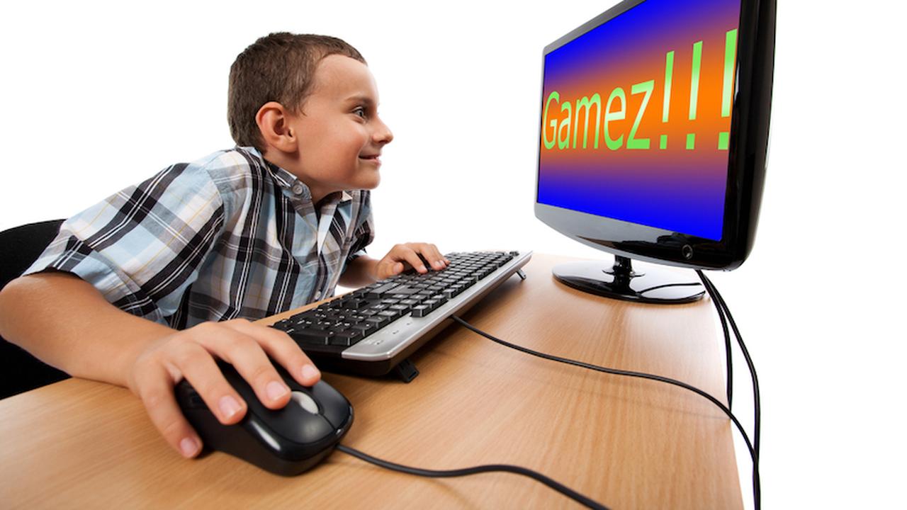 Играет В Компьютер С Вибратором