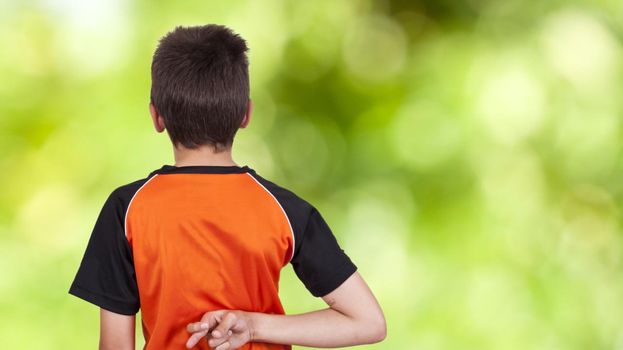 обманул подростка