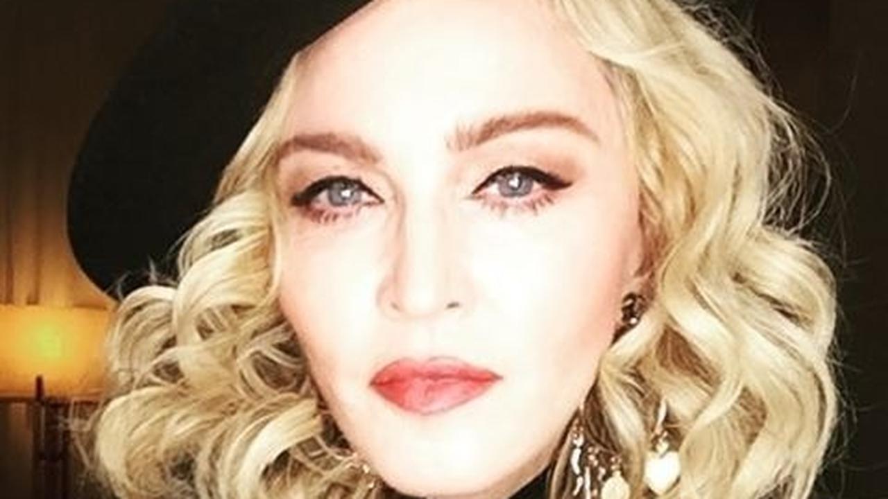 Мадонна старая. Мадонна я вижу. Мадонна я вижу. Мадонна певица дети. Мадонна 2003.