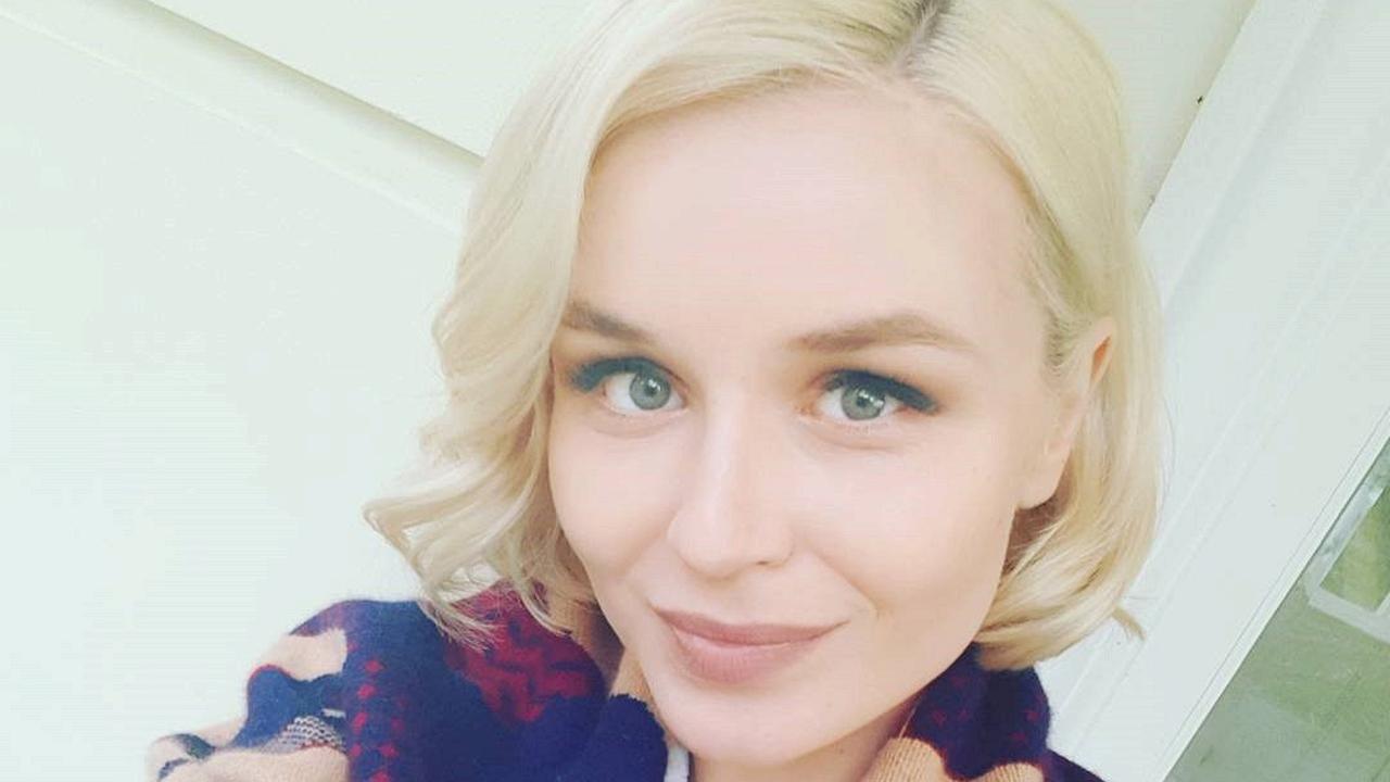 Полина Гагарина призналась, что ей приходилось сильно худеть после родов Русское