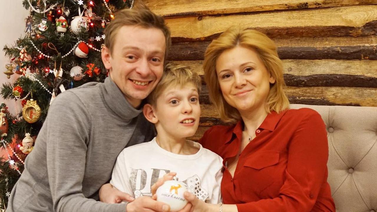 Звезда физрука и следа евгений кулаков стал отцом во второй раз - Летидор