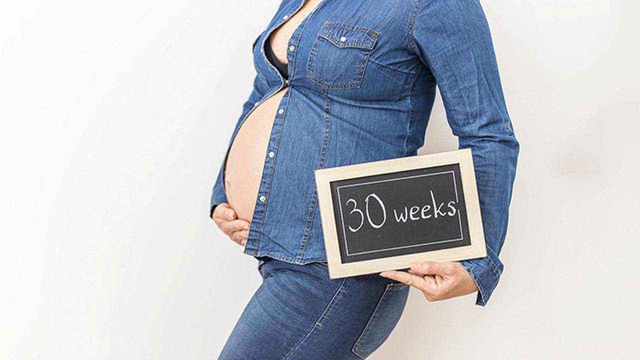 30 недель б. 30 Недель беременности фото. Фотосессия беременных в 30 недель.