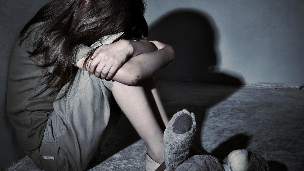 изнасиловали маленькую девочку видео порно фото 119