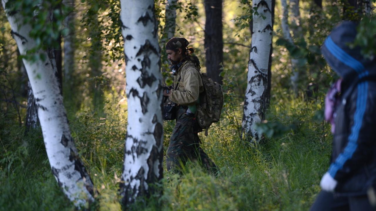 Девушка солдат заблудилась в лесу. Измены русских в лесу