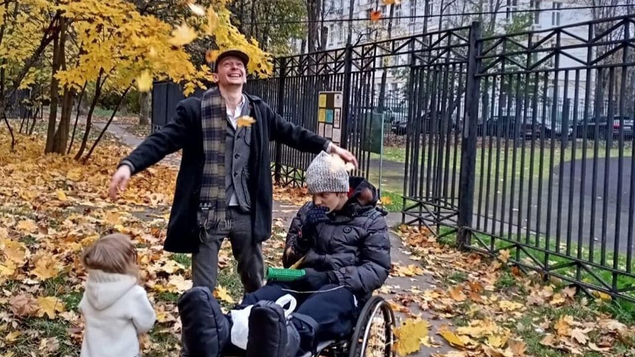 Звезда сериала quot;Следquot; Евгений Кулаков поблагодарил всех за помощь особенному сын