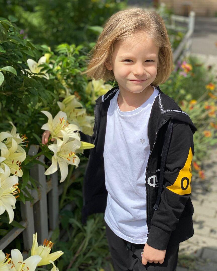 настя 8 лет.