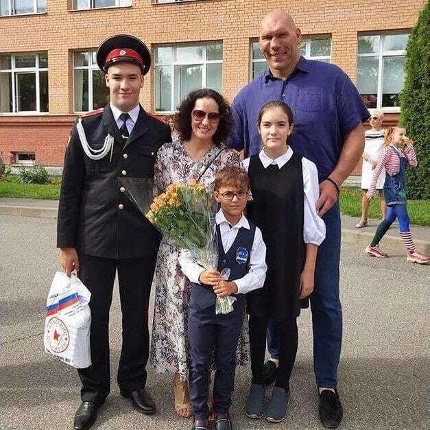 Семья Николая Валуева Фото
