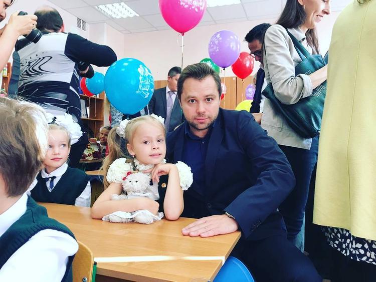 Песня Миланы Гогунский Новогодняя