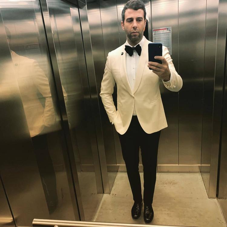 ivan urgant pokazal kak shodil na