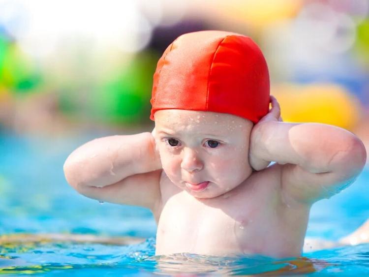 plyusy i minusy posesheniya bassejna