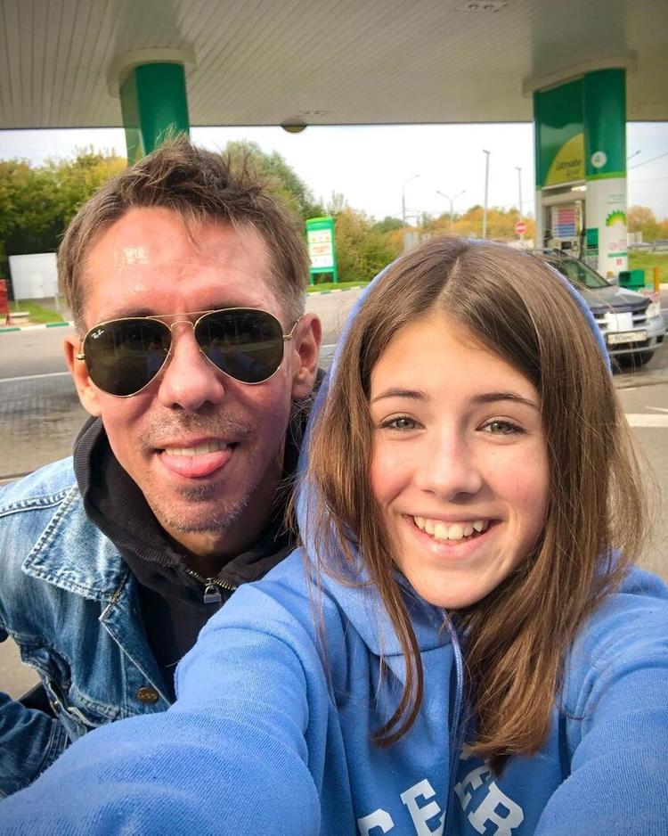 aleksej panin priletel s docheryu v