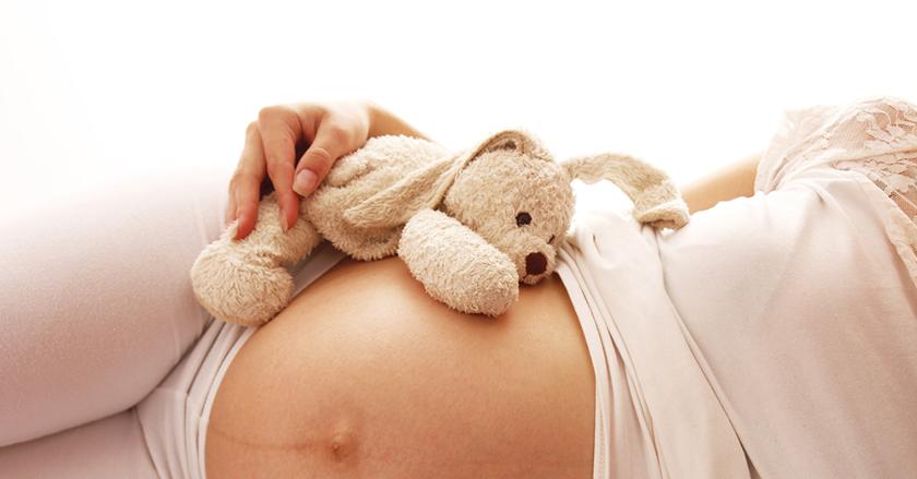 Полоска на животе при беременности: когда и почему появляется, что означает?