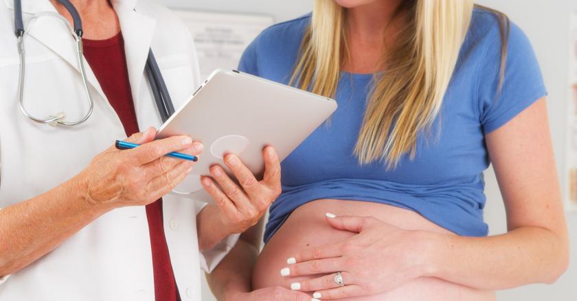 Почему возникает и чем опасна переношенная беременность